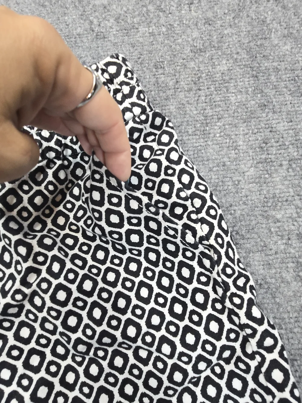 J.Crew Black White Geometric Print Shorts Womens Size 2 Pull On Casual Preppy